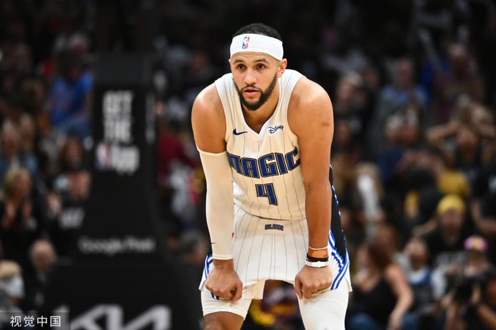 在防守端和 在防守端和